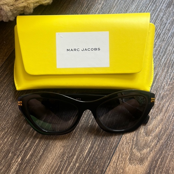 Marc Jacobs Accessories - MARC JACOBS Black Cat-Eye Sunglasses